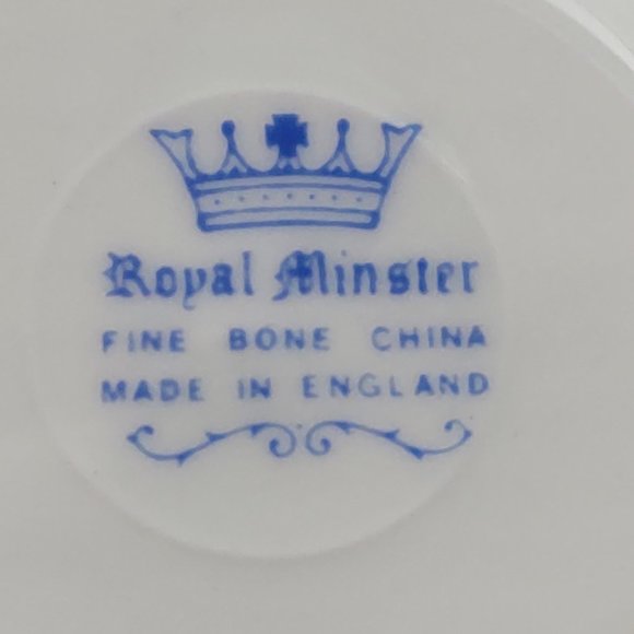 Vintage Royal MInster Tea Cup & Saucer - Picture 10 of 10